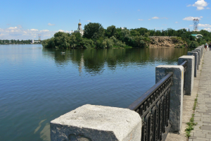 Монастирський острів, Дніпро